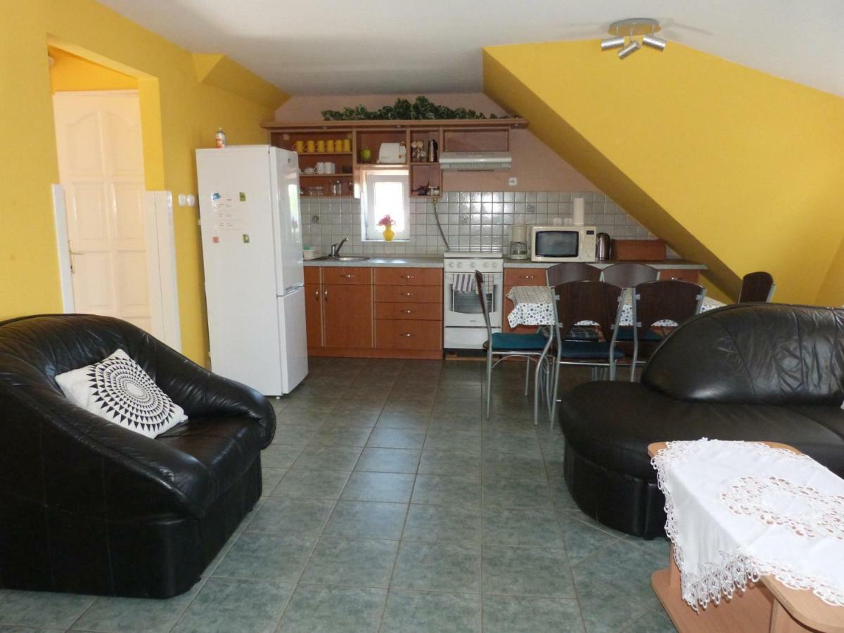 Andi Apartman Appartement Gyula Buitenkant foto